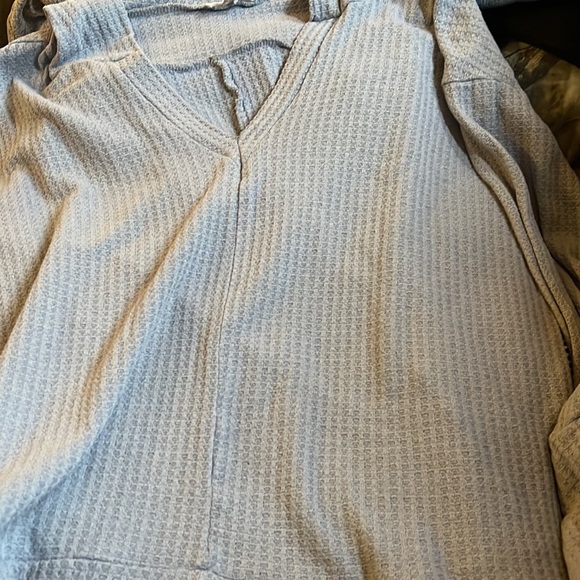 Womens size medium shirts - Picture 7 of 9